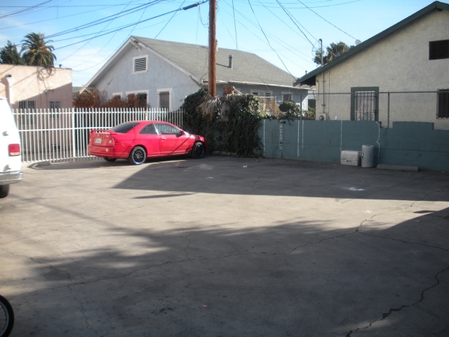 220 W 41st Pl in Los Angeles, CA - Building Photo - Building Photo