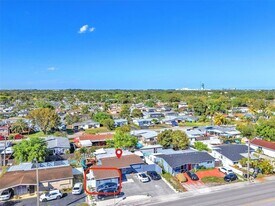 7151 Taft St, Unit B in Hollywood, FL - Building Photo