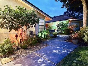 1978 Hollows Trail in Deerfield Beach, FL - Foto de edificio - Building Photo