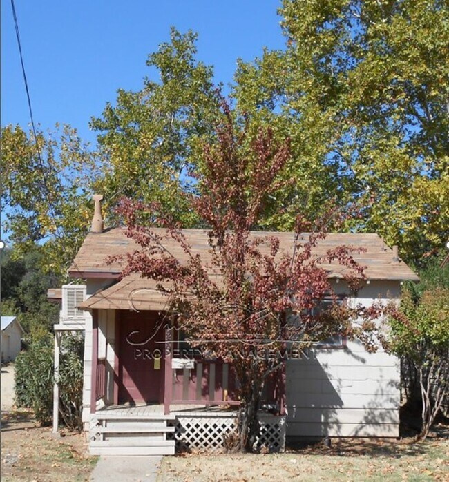 property at 1930 7th St