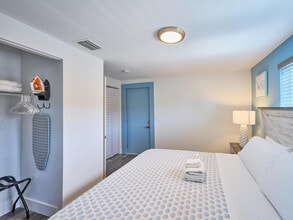 2020 Washington St in Hollywood, FL - Foto de edificio - Building Photo