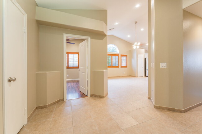 8800 Big Bear Pines Ave in Las Vegas, NV - Building Photo - Building Photo