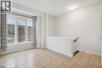 65 Willow Ln in Grimsby, ON - Building Photo - Building Photo