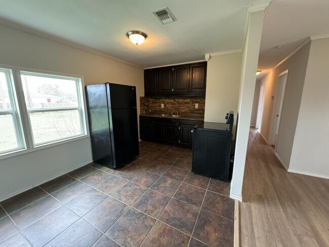 3507 E Bates St in Lubbock, TX - Building Photo - Building Photo