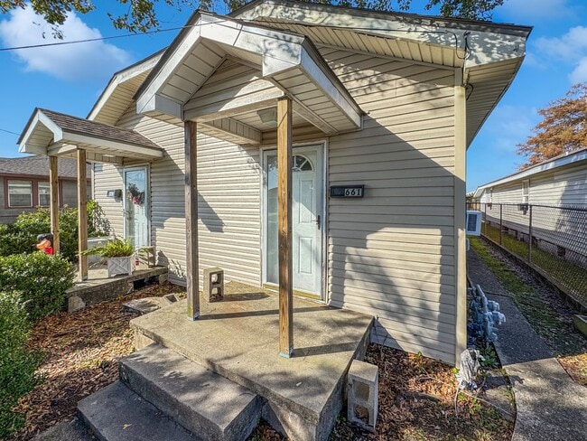 property at 661 Victory Dr