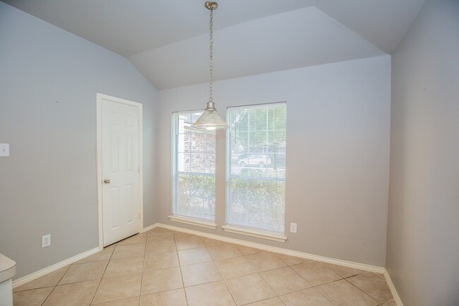 property at 26945 Kings Crescent Dr