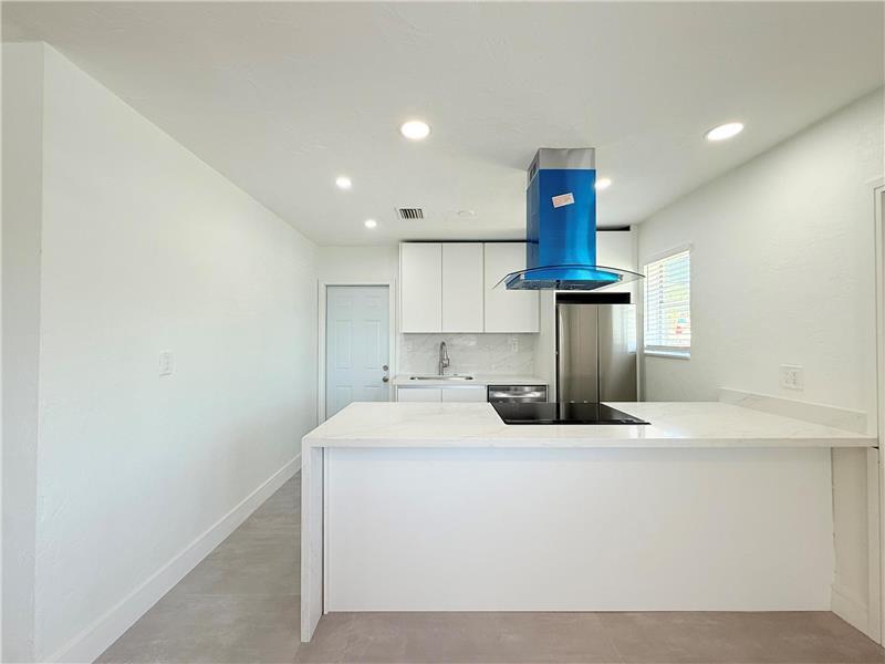2611 NW 21st St in Fort Lauderdale, FL - Building Photo