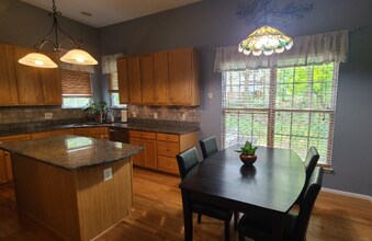 12577 Garry Glen Dr in Bristow, VA - Building Photo - Building Photo