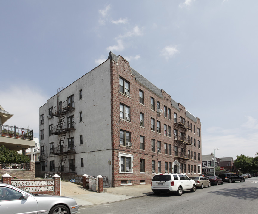 1447 E 2nd St in Brooklyn, NY - Building Photo