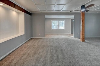 611 S Overton Ave in Independence, MO - Foto de edificio - Building Photo