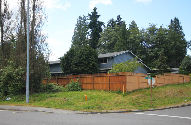 3228 132nd St SW in Lynnwood, WA - Foto de edificio - Building Photo