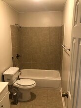 1706 Riverside Ct NE, Unit A in Conyers, GA - Foto de edificio - Building Photo