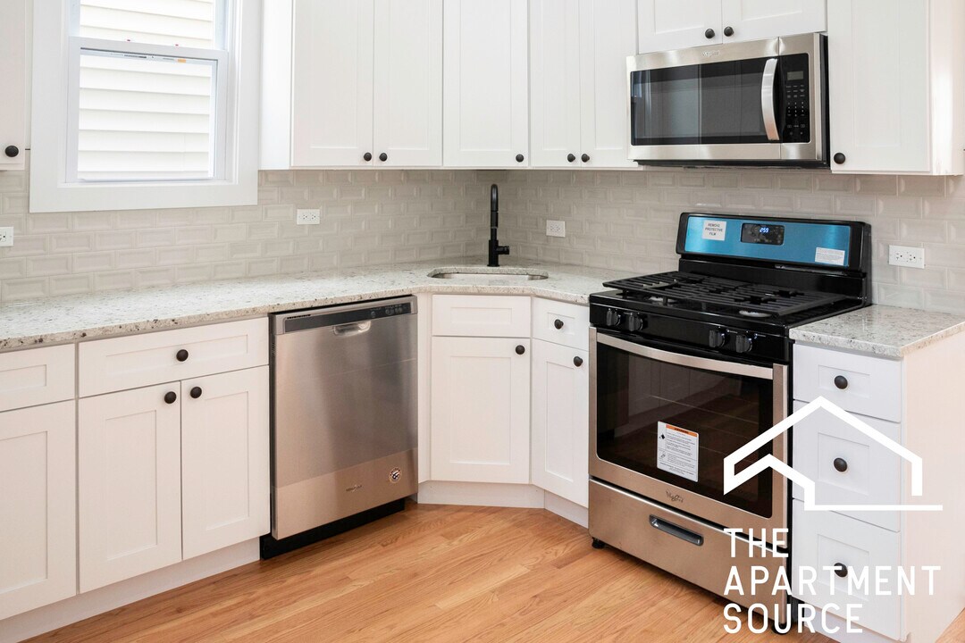 3637 N Paulina St, Unit CH2 in Chicago, IL - Foto de edificio