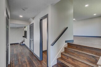 11680 Meredith Ave in Omaha, NE - Building Photo - Building Photo