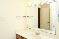 The Landing Apartments in San Antonio, TX - Building Photo - Interior Photo