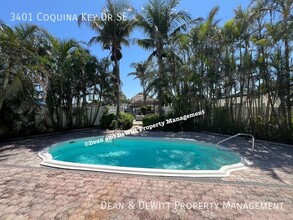 3401 Coquina Key Dr SE in St. Petersburg, FL - Building Photo - Building Photo