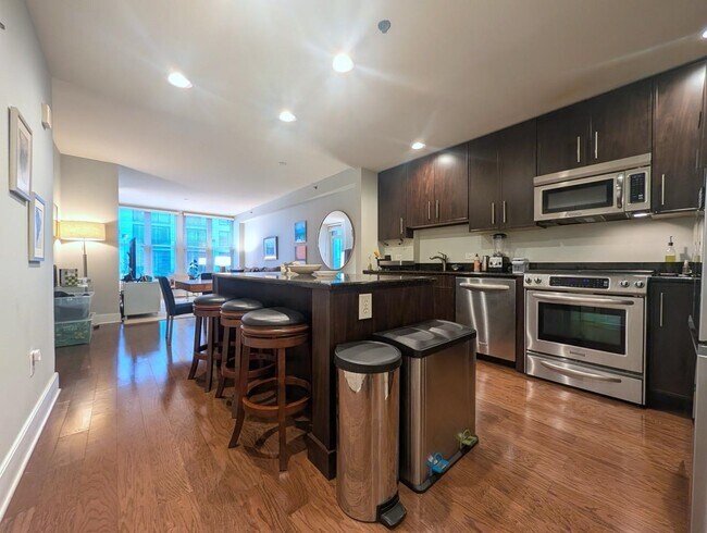 property at 1125 Maxwell Ln