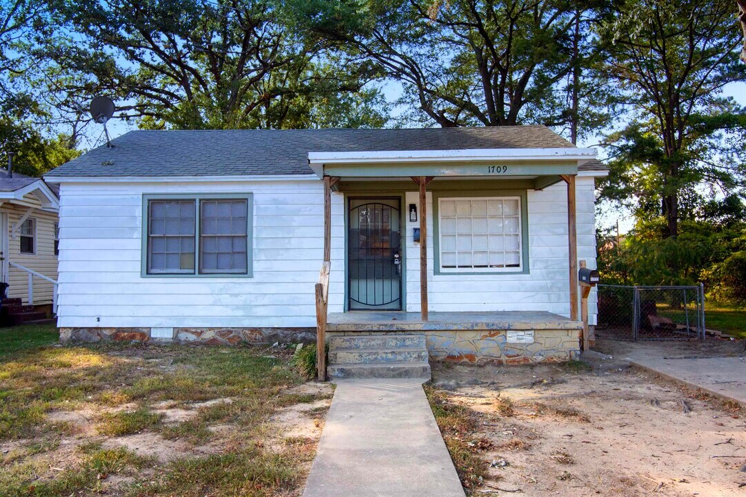 1709 Marion St in North Little Rock, AR - Building Photo