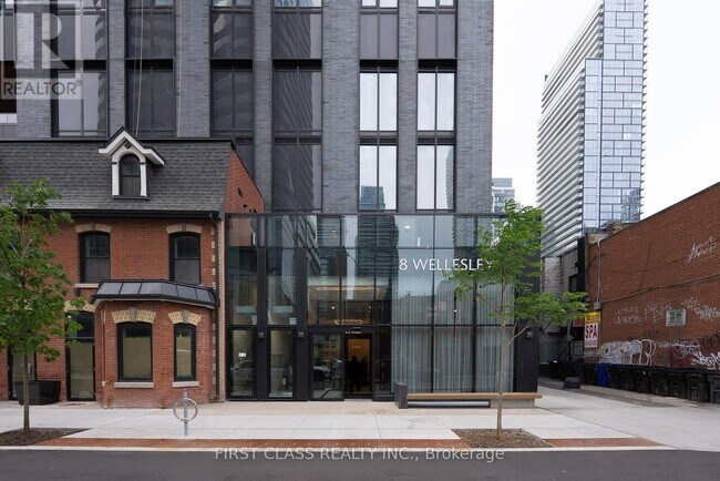 8-5008 Wellesley St W in Toronto, ON - Building Photo - Building Photo