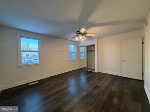 3330 Bryan Ct in Bensalem, PA - Foto de edificio - Building Photo