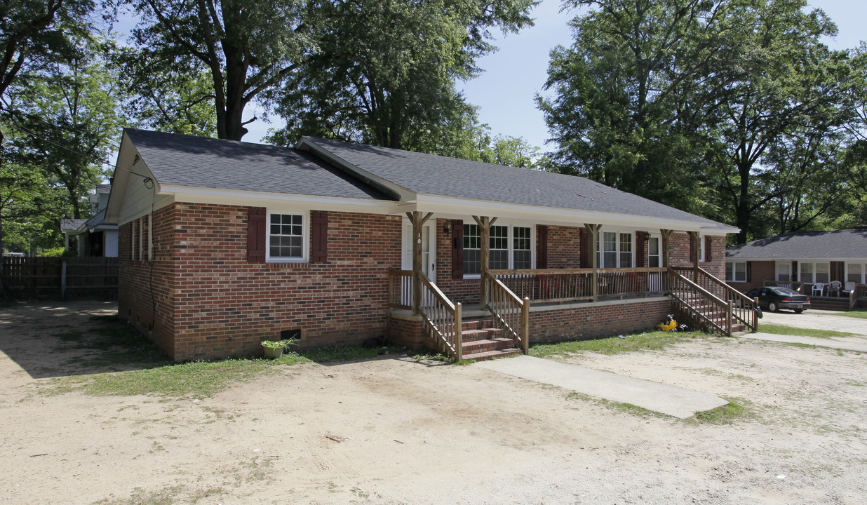 Jones Street Apartments, Inc. in Clinton, SC - Building Photo