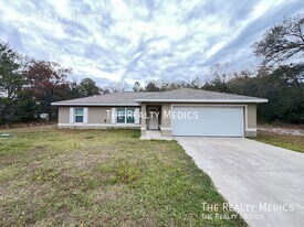 83 Guava Pass in Ocklawaha, FL - Building Photo