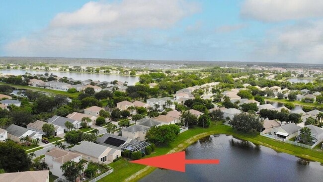 137 Canterbury Pl in Royal Palm Beach, FL - Foto de edificio - Building Photo