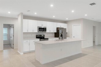5399 Tuscany Ln in Davenport, FL - Building Photo - Building Photo