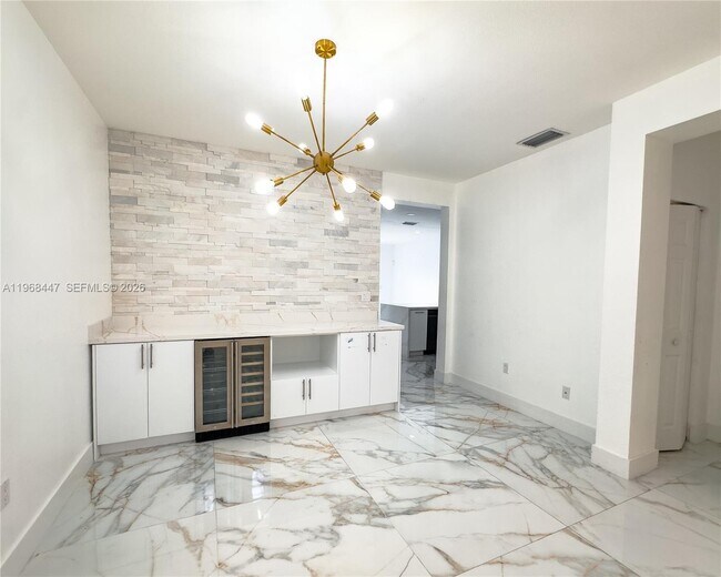 10728 NW 76th Ln in Medley, FL - Building Photo - Building Photo