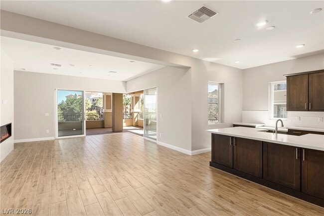 132 Los Cabos Dr in Las Vegas, NV - Building Photo - Building Photo