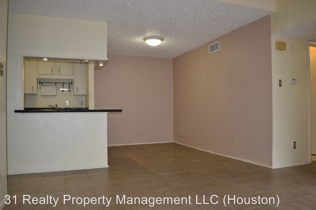 10047 Westpark Dr in Houston, TX - Building Photo - Building Photo