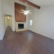 12802 Tomanet Trail in Austin, TX - Building Photo - Building Photo