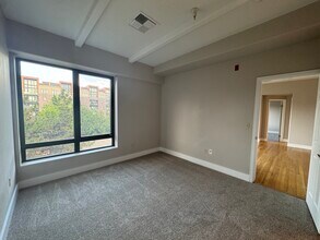 180 Cook St, Unit 408 in Denver, CO - Building Photo - Building Photo