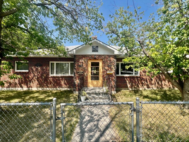 property at 542 E 6th Ave