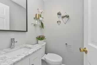 1045 Washington St in Newton, MA - Building Photo - Building Photo