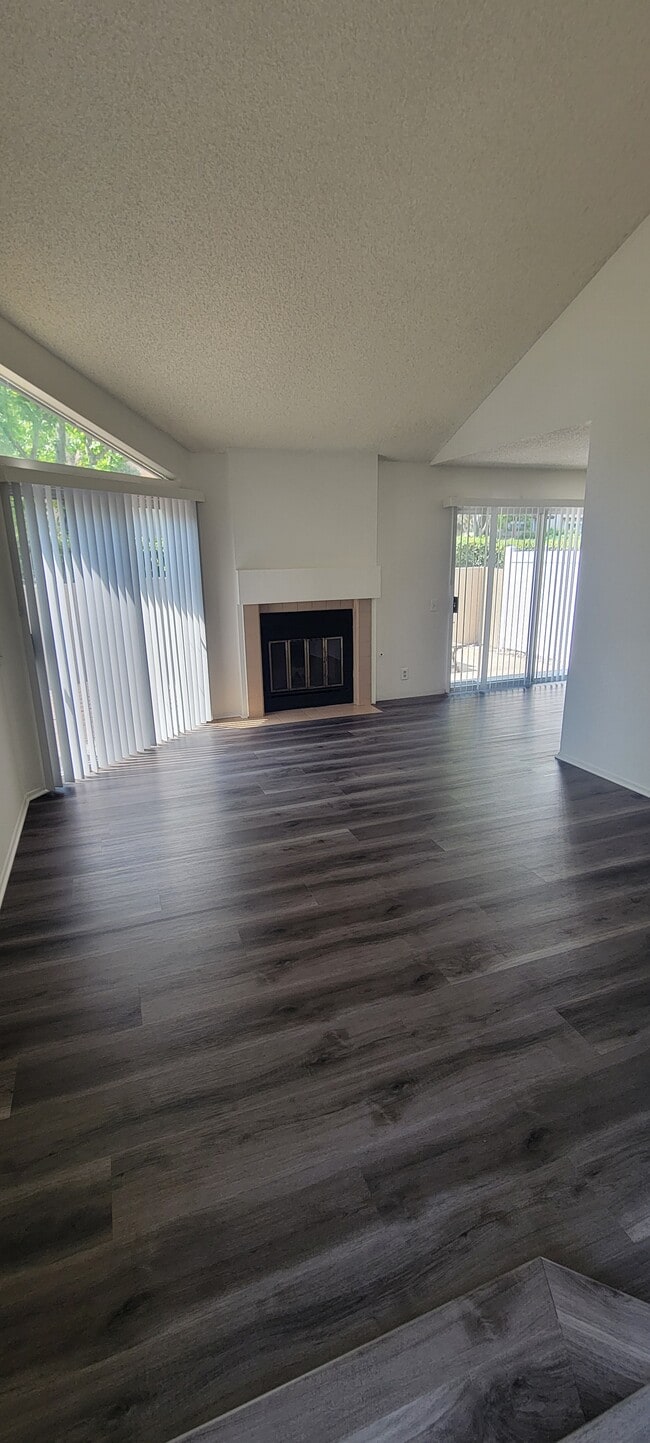 7 Stanford in Irvine, CA - Building Photo - Building Photo
