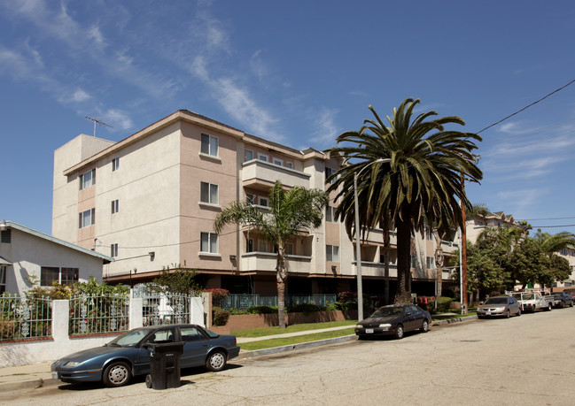 Harbor City Lights Apartments in Los Angeles, CA - Foto de edificio - Building Photo