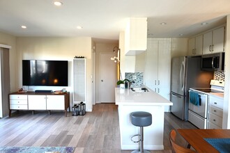 23304 Sesame St, Unit 16J in Torrance, CA - Building Photo - Building Photo