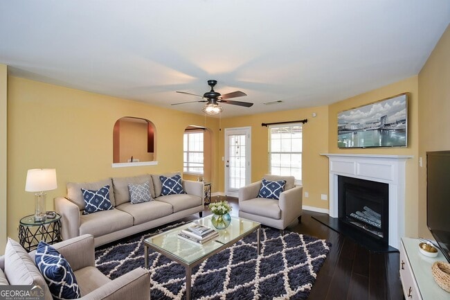 property at 137 Baywood Crossing