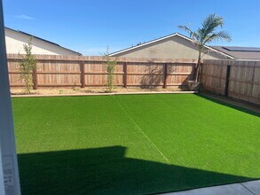 42 Blueberry Ln in Merced, CA - Building Photo - Building Photo