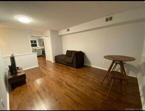 30 Winchester Ave in New Haven, CT - Foto de edificio - Building Photo