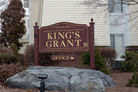 Kings Grant in North Kingstown, RI - Foto de edificio - Building Photo