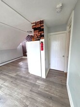 10-12 Evaleen Street, Unit 10 Evaleen 3F in Central Falls, RI - Foto de edificio - Building Photo