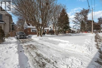 90 Bellamy Rd S in Toronto, ON - Building Photo - Building Photo