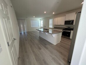 3538 E Harter Ave in Visalia, CA - Building Photo - Building Photo