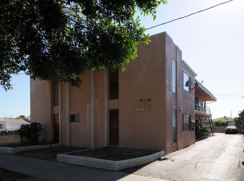 1622 Wilmington Blvd in Los Angeles, CA - Building Photo