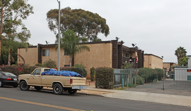 945 Chestnut Ave in Carlsbad, CA - Building Photo - Building Photo