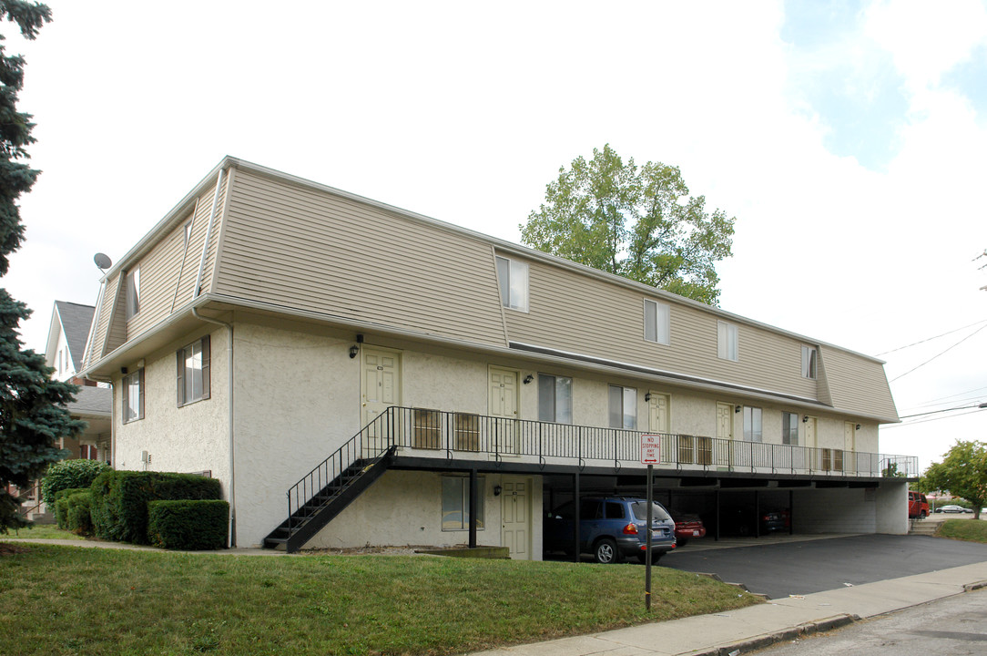 181-193 W Norwich Ave in Columbus, OH - Building Photo