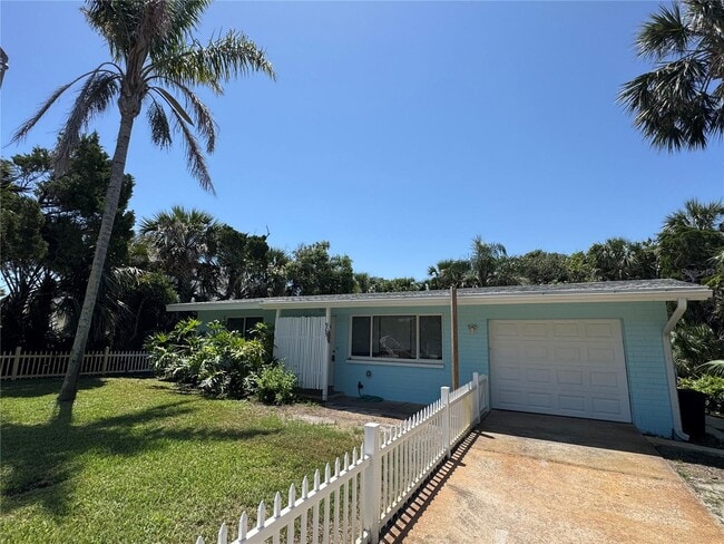 905 Locust St in New Smyrna Beach, FL - Building Photo - Building Photo