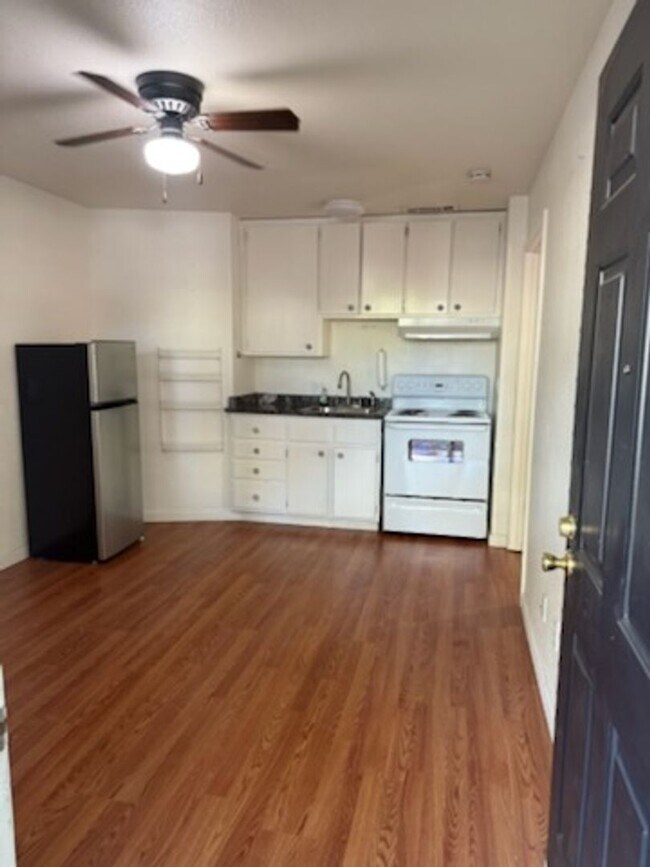 521 14th St, Unit 1 in Sacramento, CA - Building Photo - Building Photo